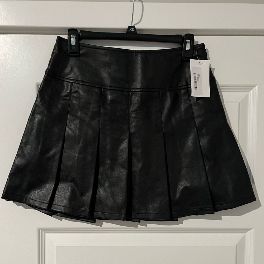 NWT Cloud Ten Faux Leather Skirt Size Medium